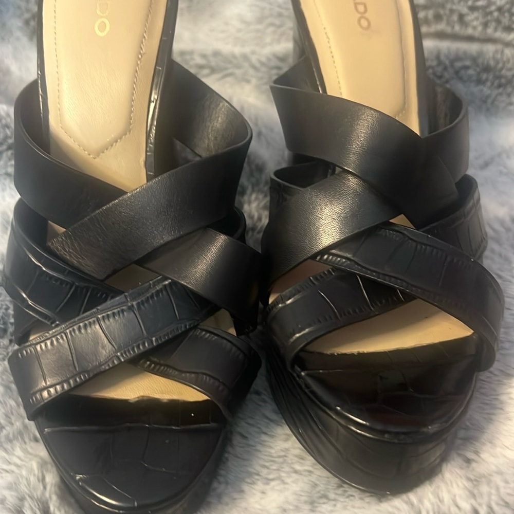 Aldo block hill with a front platform for extra comfort